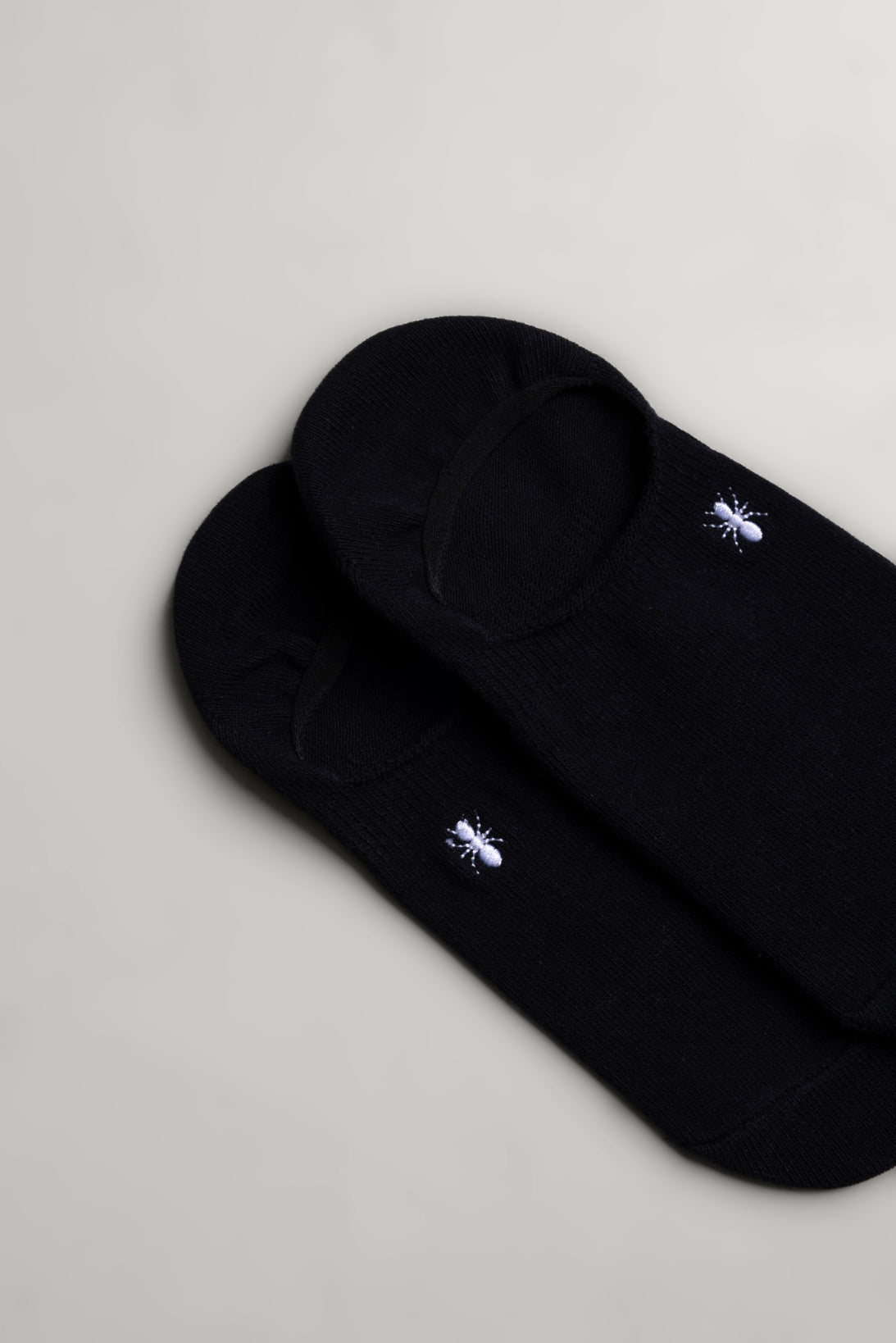 NEW ESSENTIAL INVISIBLE - BLACK